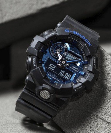 G-SHOCK GA-710-1A2